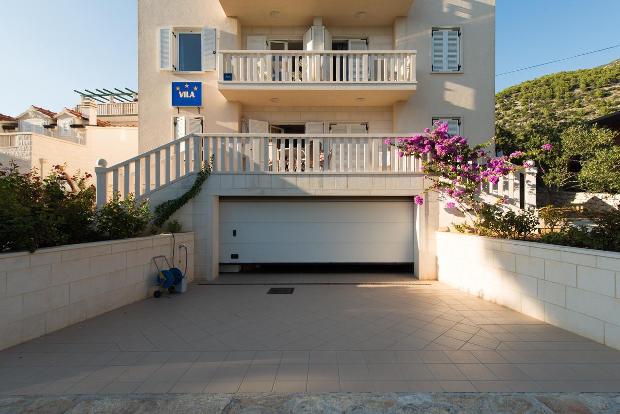 Sun House Apartments Bol Exteriér fotografie